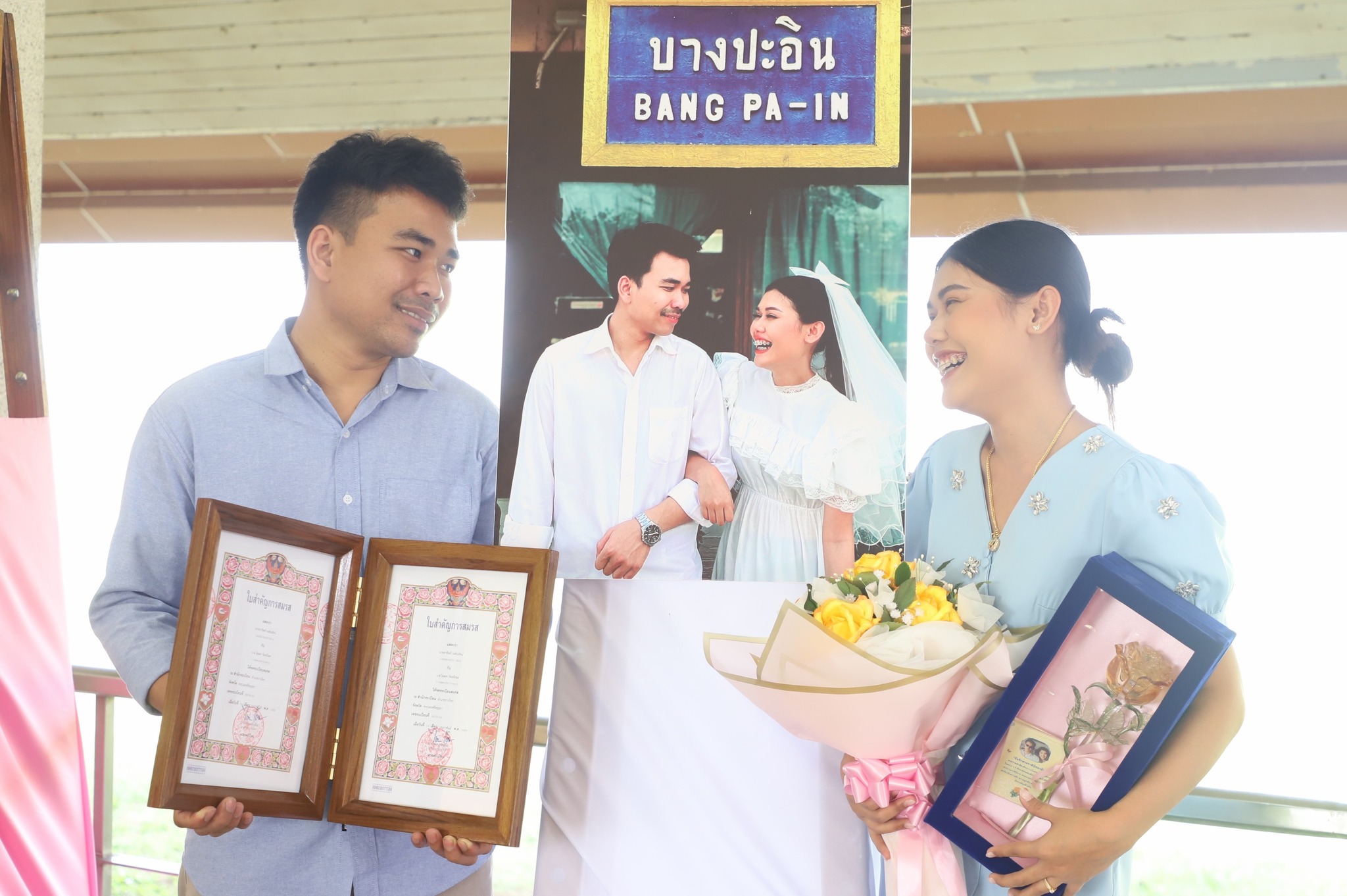 title - มากกว่าความรักระหว่างคู่ครอง คือความรักต่อปวงชน ส.ป.ก. จัดงาน “รักแห่งศิลป์ รักแห่งแผ่นดิน” พลังแห่งศิลปะที่เชื่อมโยงสถาบันและประชาชน